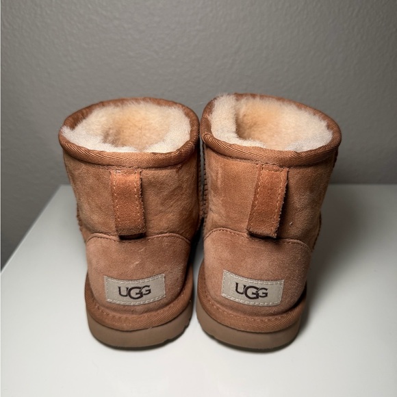 UGG Classic Mini Chestnut Size 4
